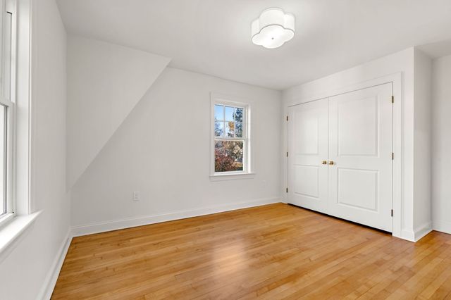 72 Berwick St, Worcester, MA 01602