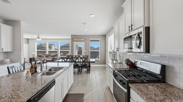 770 Rushing Banks, Cibolo, TX 78108