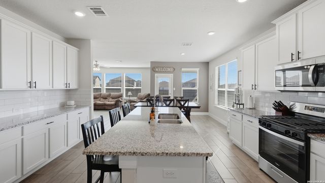 770 Rushing Banks, Cibolo, TX 78108