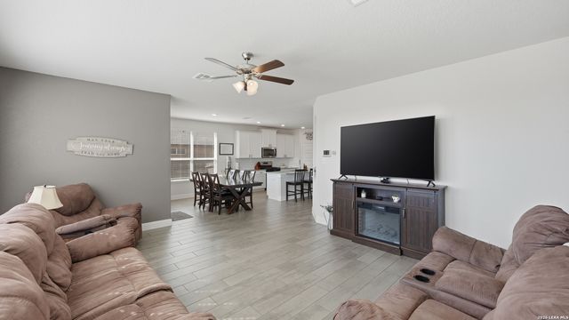 770 Rushing Banks, Cibolo, TX 78108