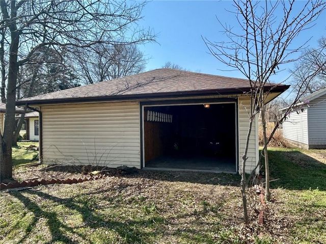 212 N Grant Street, Erie, KS 66733