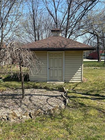 212 N Grant Street, Erie, KS 66733