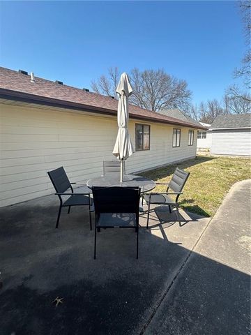 212 N Grant Street, Erie, KS 66733