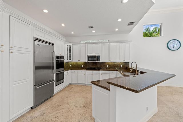 6830 Royal Orchid Circle, Delray Beach, FL 33446