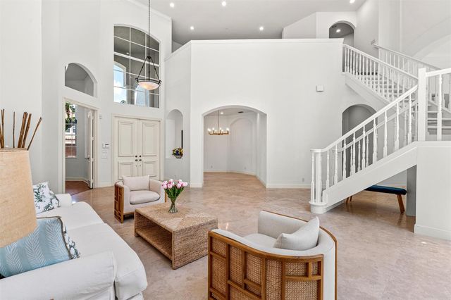6830 Royal Orchid Circle, Delray Beach, FL 33446