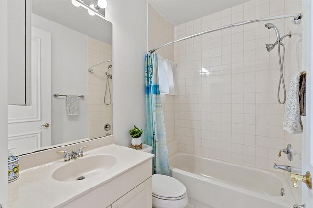 6830 Royal Orchid Circle, Delray Beach, FL 33446