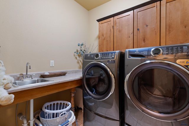 6107 BENDT DR, Rapid City, SD 57702