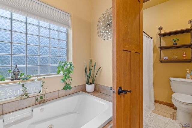 6107 BENDT DR, Rapid City, SD 57702