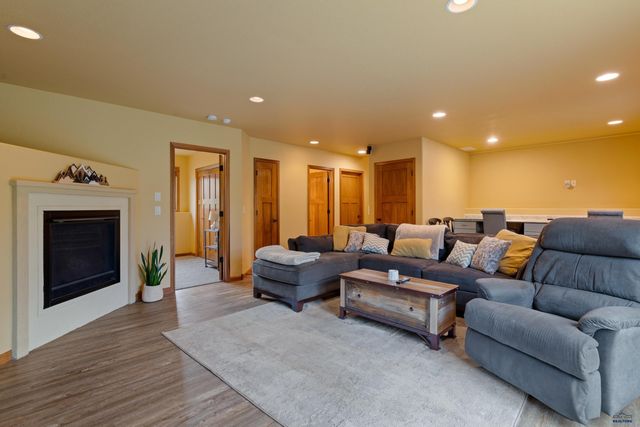 6107 BENDT DR, Rapid City, SD 57702