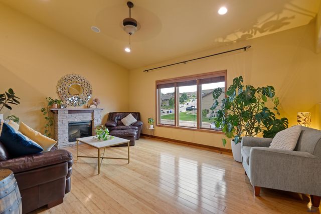 6107 BENDT DR, Rapid City, SD 57702