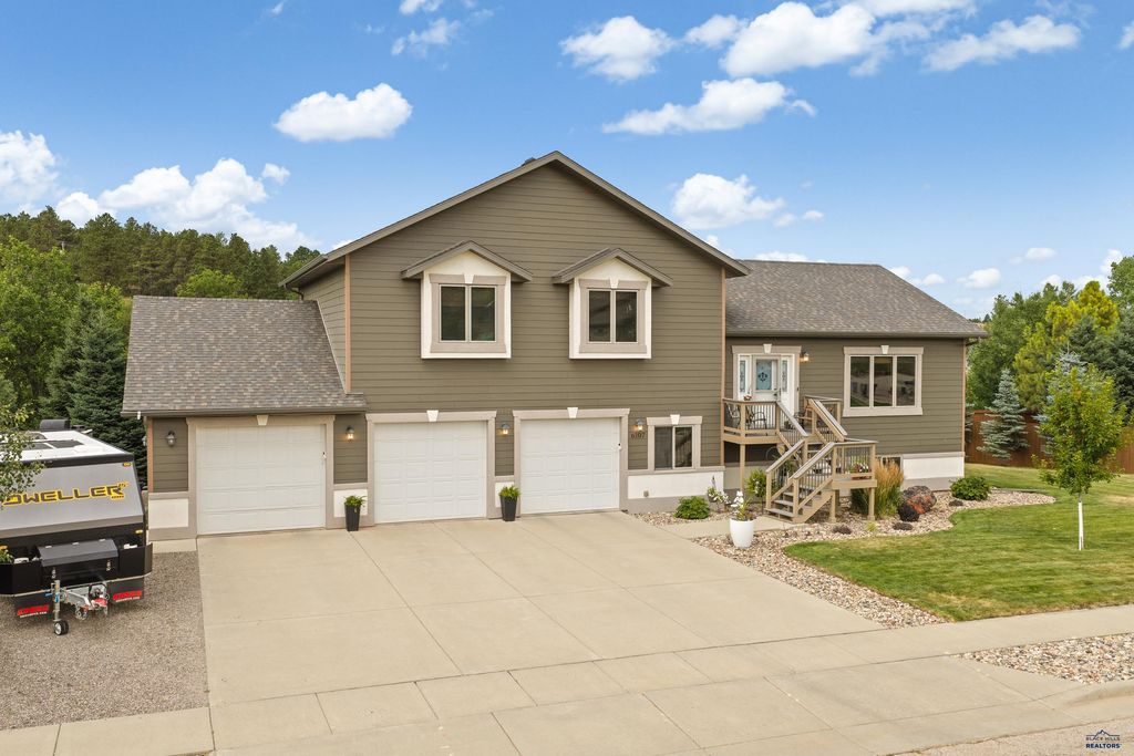 6107 BENDT DR, Rapid City, SD 57702