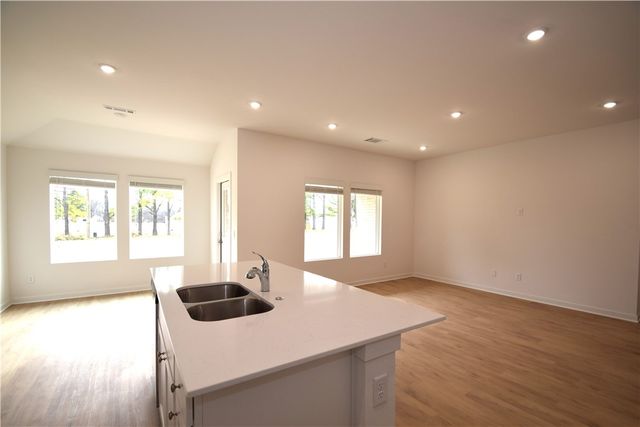 379 Florida Avenue, Farmington, AR 72730