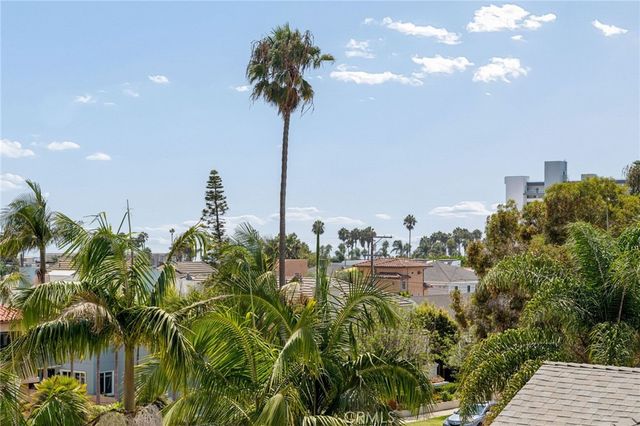 954 Law, San Diego, CA 92109