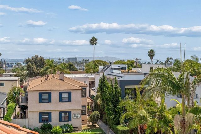 954 Law, San Diego, CA 92109