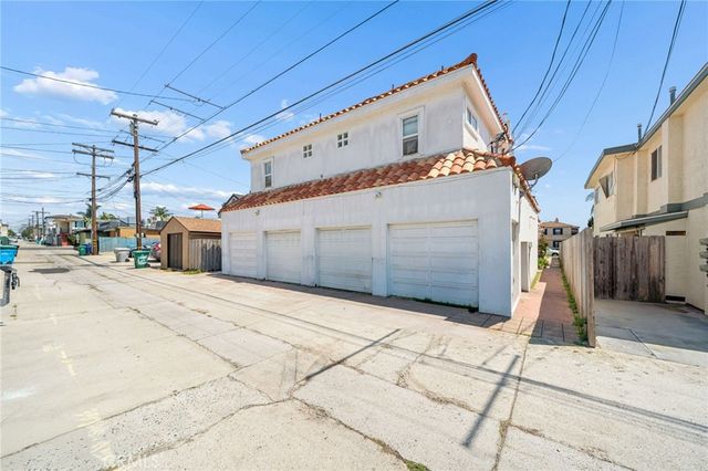 954 Law, San Diego, CA 92109