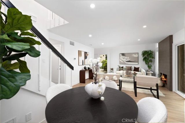 923 Hyde Court, Costa Mesa, CA 92626