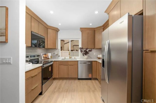 923 Hyde Court, Costa Mesa, CA 92626
