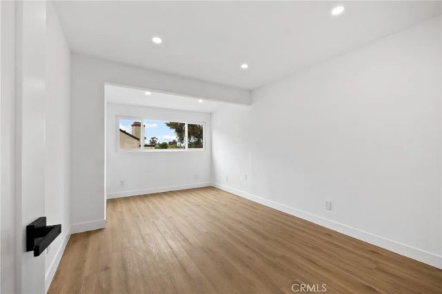 923 Hyde Court, Costa Mesa, CA 92626