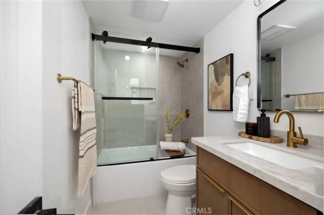 923 Hyde Court, Costa Mesa, CA 92626
