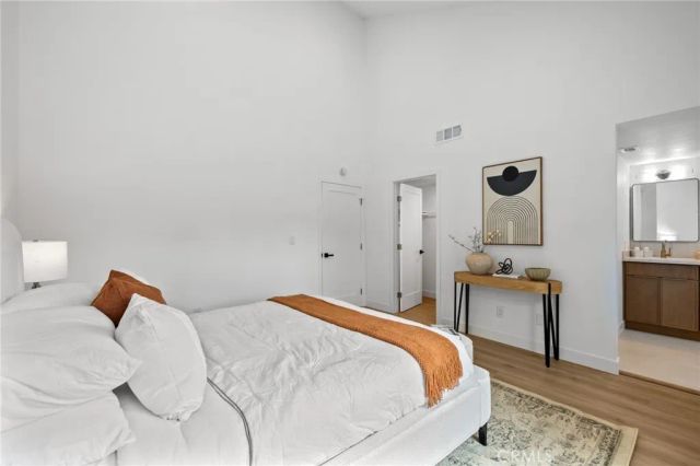 923 Hyde Court, Costa Mesa, CA 92626