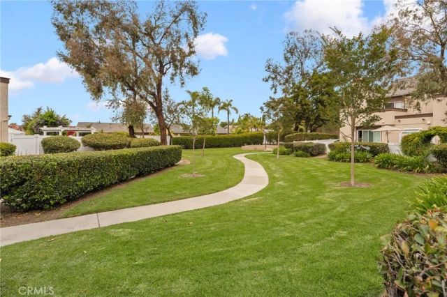 923 Hyde Court, Costa Mesa, CA 92626