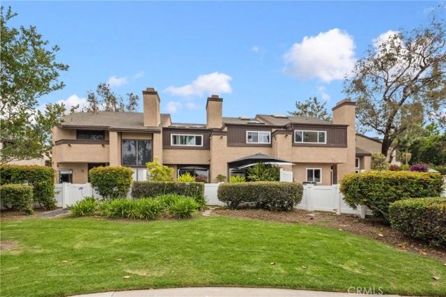 923 Hyde Court, Costa Mesa, CA 92626