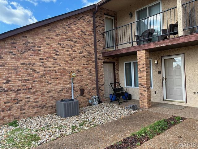 247 Caballeros Boulevard, Belleville, IL 62221