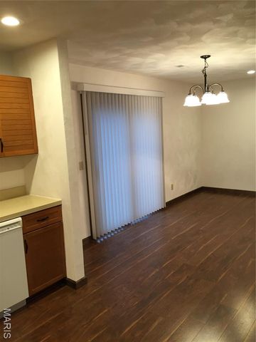 247 Caballeros Boulevard, Belleville, IL 62221