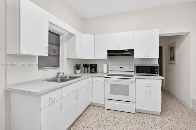 2815 NW 14th Street, Miami, FL 33125