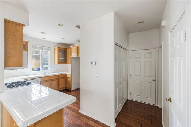 24650 Montevista, Valencia, CA 91354