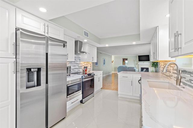 1660 GULF BOULEVARD 607, Clearwater Beach, FL 33767