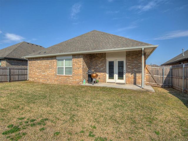 9012 NW 142nd Street, Yukon, OK 73099