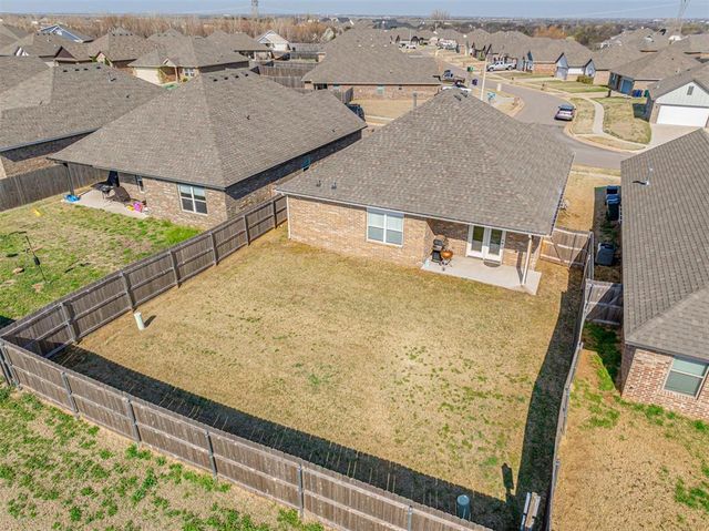9012 NW 142nd Street, Yukon, OK 73099