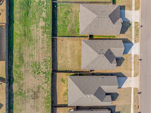 9012 NW 142nd Street, Yukon, OK 73099