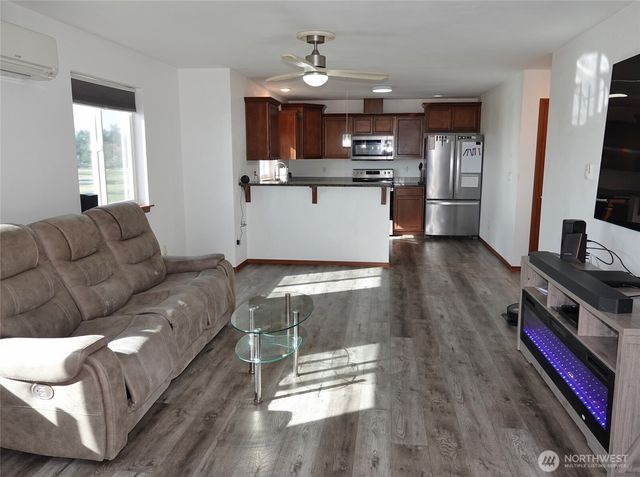 500 Chenois Avenue NE, Ocean Shores, WA 98569