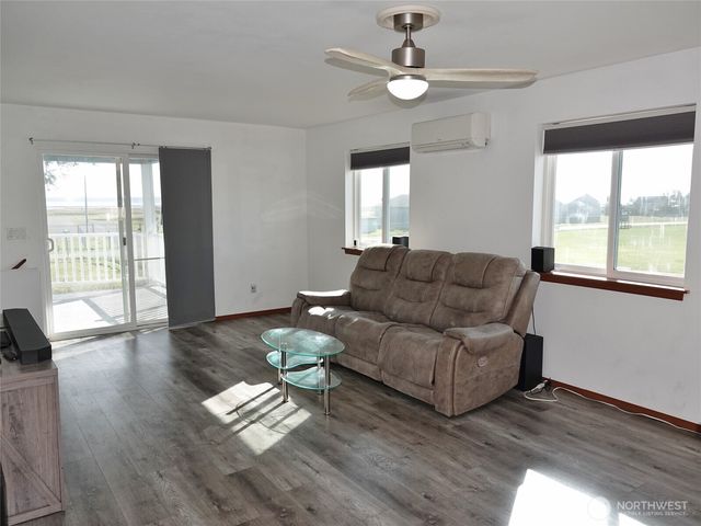 500 Chenois Avenue NE, Ocean Shores, WA 98569