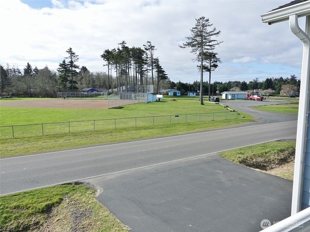 500 Chenois Avenue NE, Ocean Shores, WA 98569