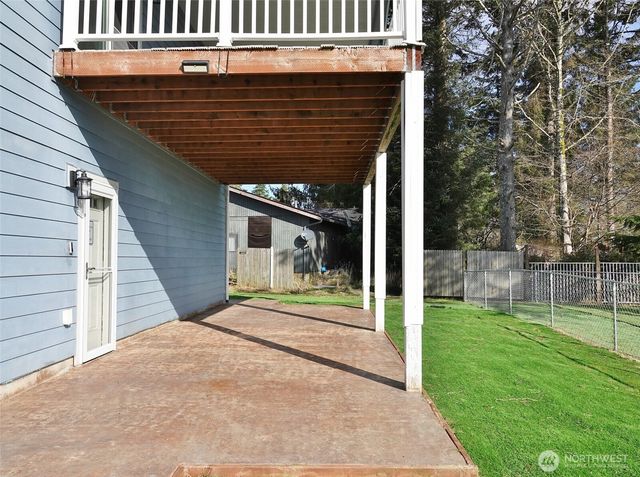 500 Chenois Avenue NE, Ocean Shores, WA 98569