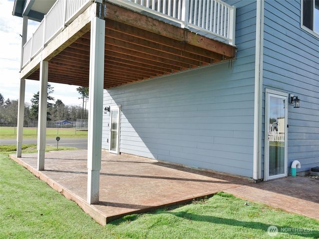 500 Chenois Avenue NE, Ocean Shores, WA 98569