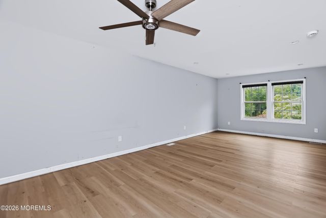 2121 Ridgeway Road, Toms River, NJ 08757