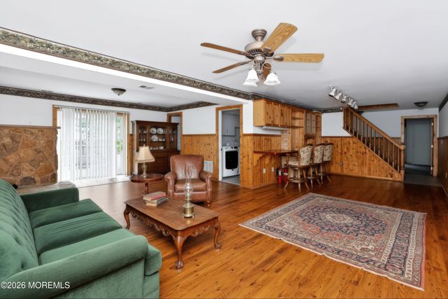 2121 Ridgeway Road, Toms River, NJ 08757