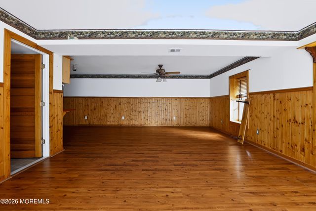 2121 Ridgeway Road, Toms River, NJ 08757