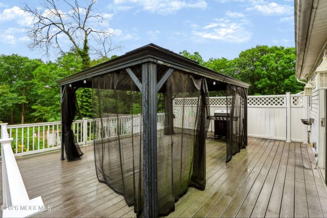 2121 Ridgeway Road, Toms River, NJ 08757