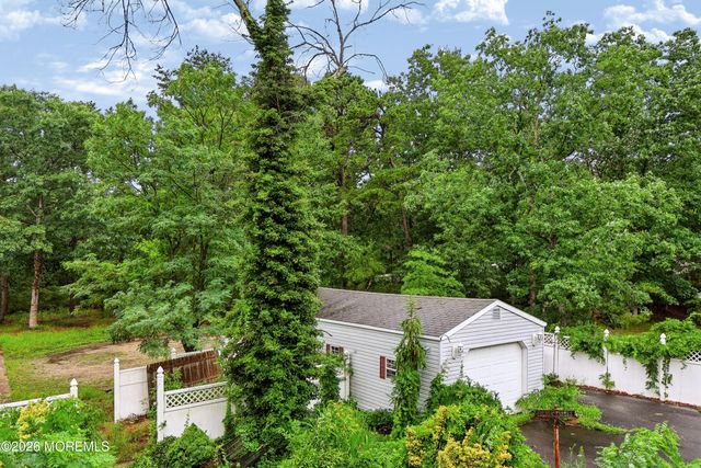 2121 Ridgeway Road, Toms River, NJ 08757