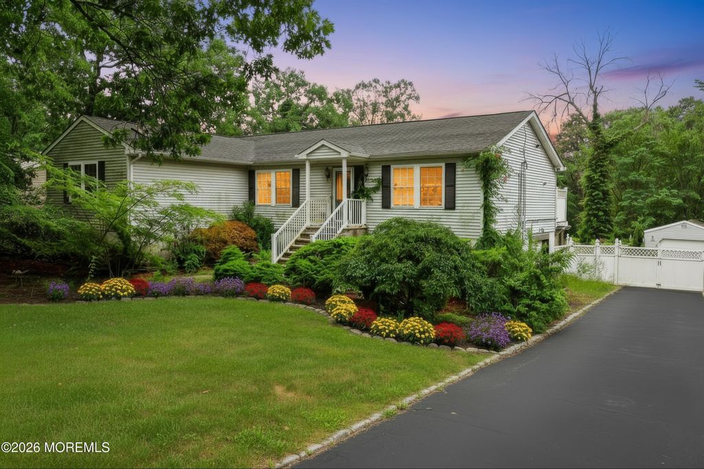 2121 Ridgeway Road, Toms River, NJ 08757