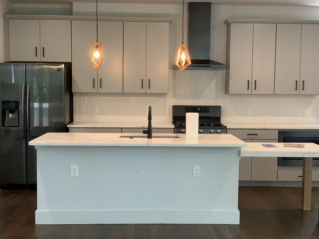 2082 Whitney Ave, Nashville, TN 37210