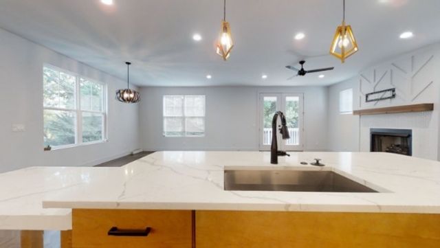 2082 Whitney Ave, Nashville, TN 37210