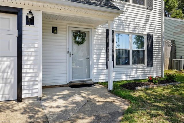 1317 Beacons Reach DR, Virginia Beach, VA 23454