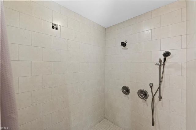 1317 Beacons Reach DR, Virginia Beach, VA 23454