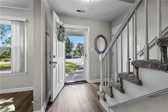1317 Beacons Reach DR, Virginia Beach, VA 23454
